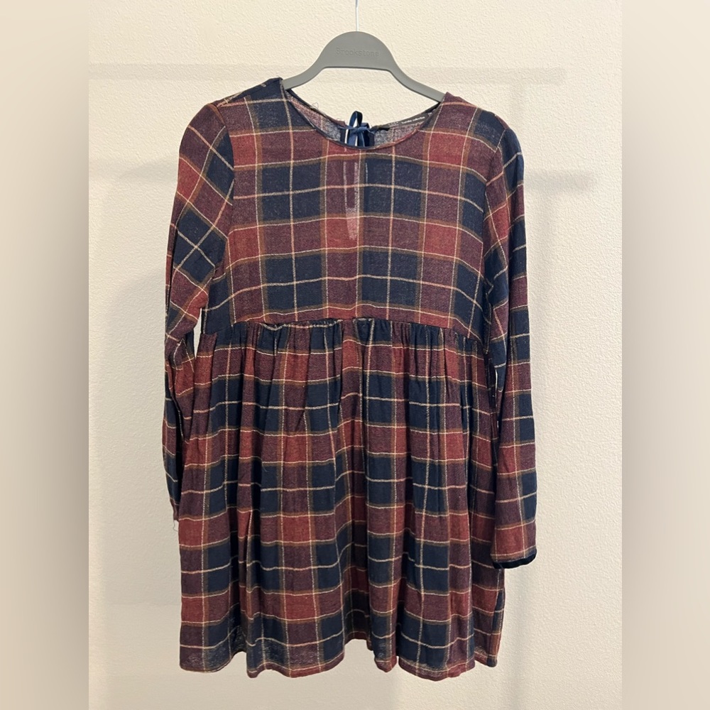 Zara jumpsuit dress. Size 4/S. Two pockets. Zipper on the back.